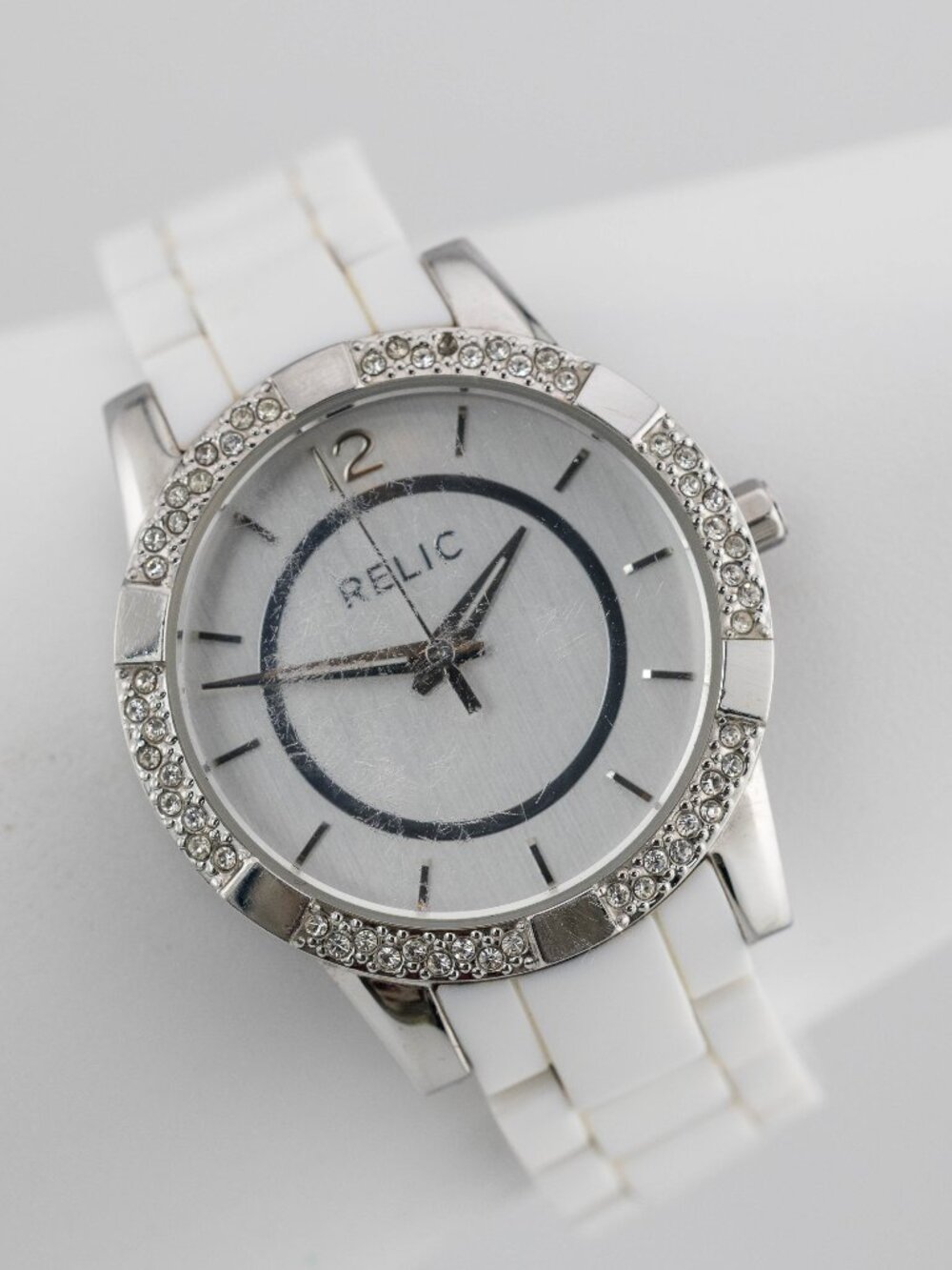 Relic ZR77243 Crystal Bezel Quartz Analog Women's Watch New Battery